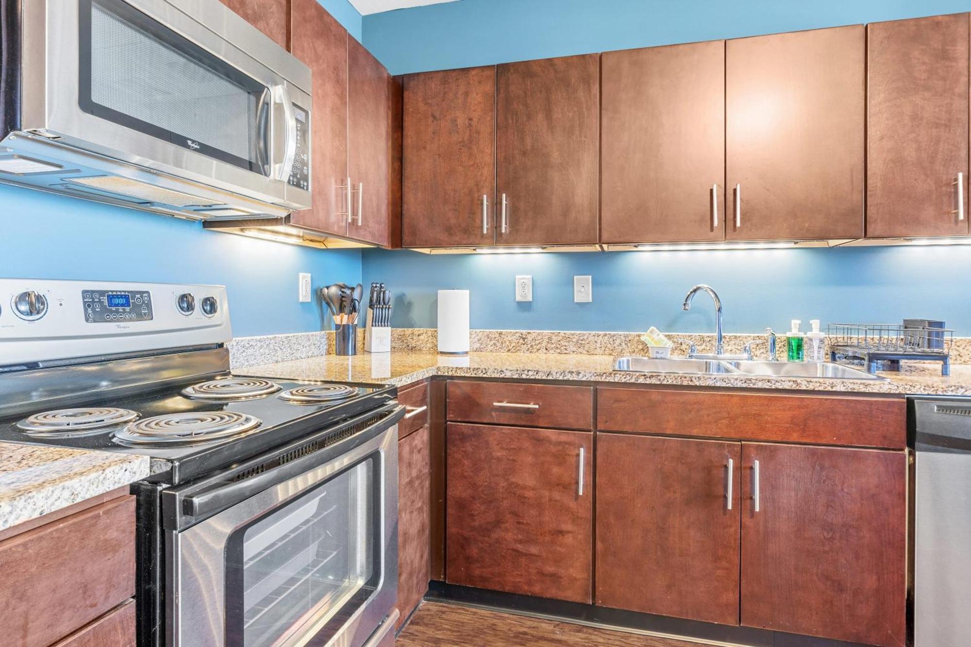 Luxury High Rise 1Bd River Views Downtown Питтсбург Экстерьер фото