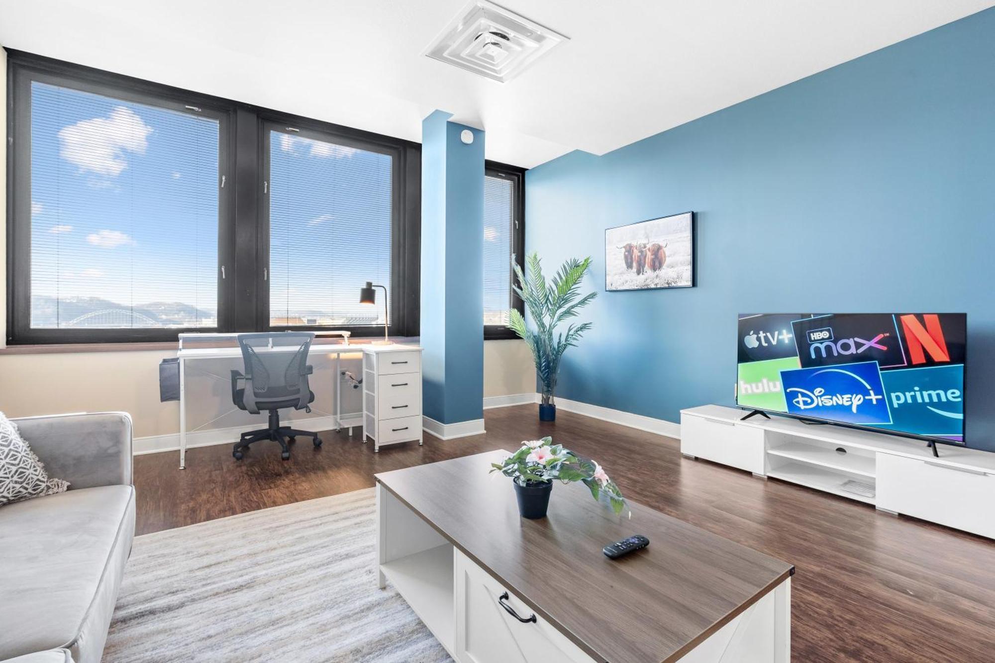Luxury High Rise 1Bd River Views Downtown Питтсбург Экстерьер фото
